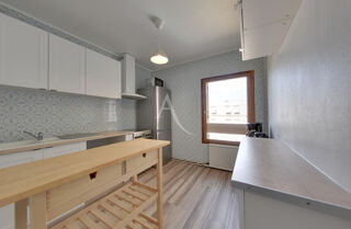  Appartement à louer 4 pièces 87 m²