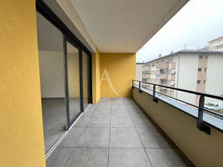  Appartement à louer 4 pièces 85 m²