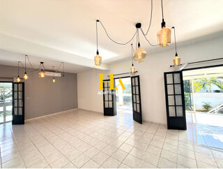  Maison � vendre 8 pi�ces 303 m�