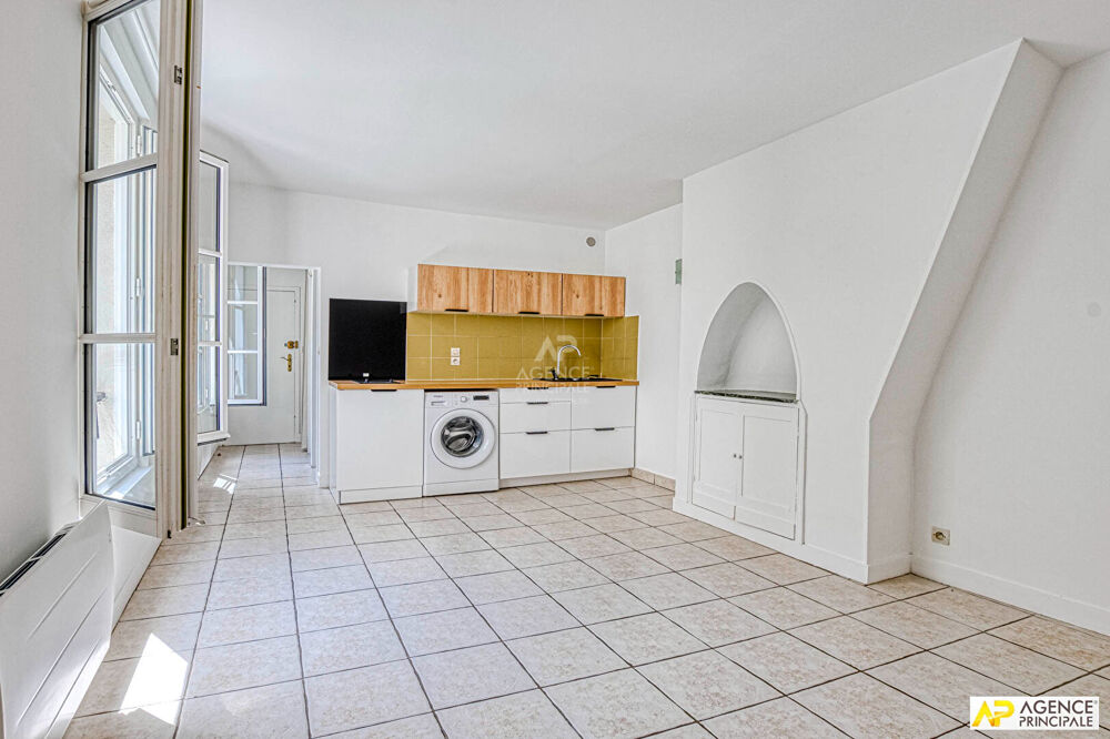 Vente Appartement Versailles Notre-Dame Appartement 2 pièces 32.93 m² carrez situé au 1er étage Versailles
