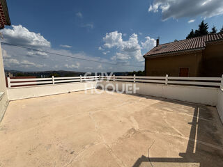  Maison à louer 4 pièces 242 m²