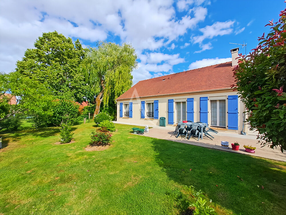 Vente Maison Maison de plain-pied à vendre à Breuillet , 3 chambres , jardin , au calme Breuillet