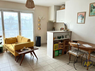  Appartement à louer 3 pièces 49 m²