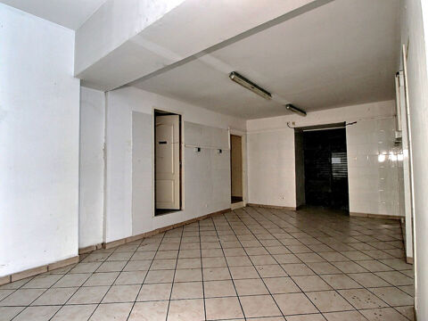 Local Commercial de 85 m&sup2; en Centre-Ville de Cavaillon avec cave en sous-sol 79000 84300 Cavaillon