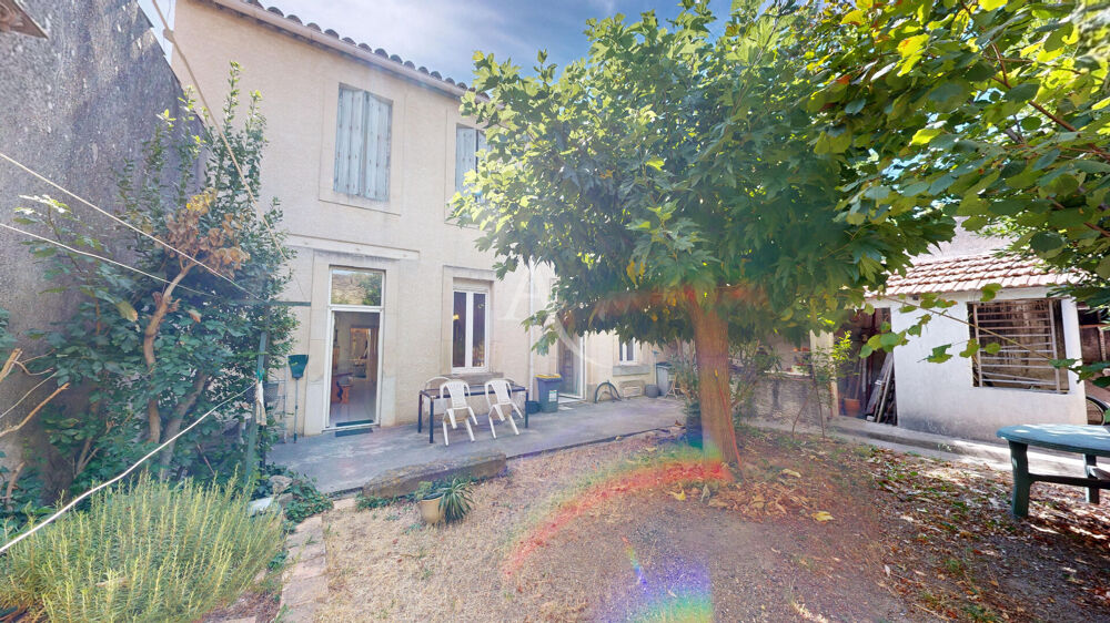 CARCASSONNE, UNE MAISON DE VILLE DE CARACTÈRE AVEC JARDIN, AUX PORTES DU CENTRE-VILLE