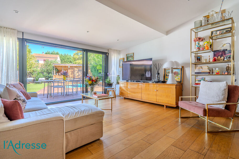 Vente Maison GRADIGNAN proche des commerces - Maison moderne de plain-pied avec piscine Gradignan