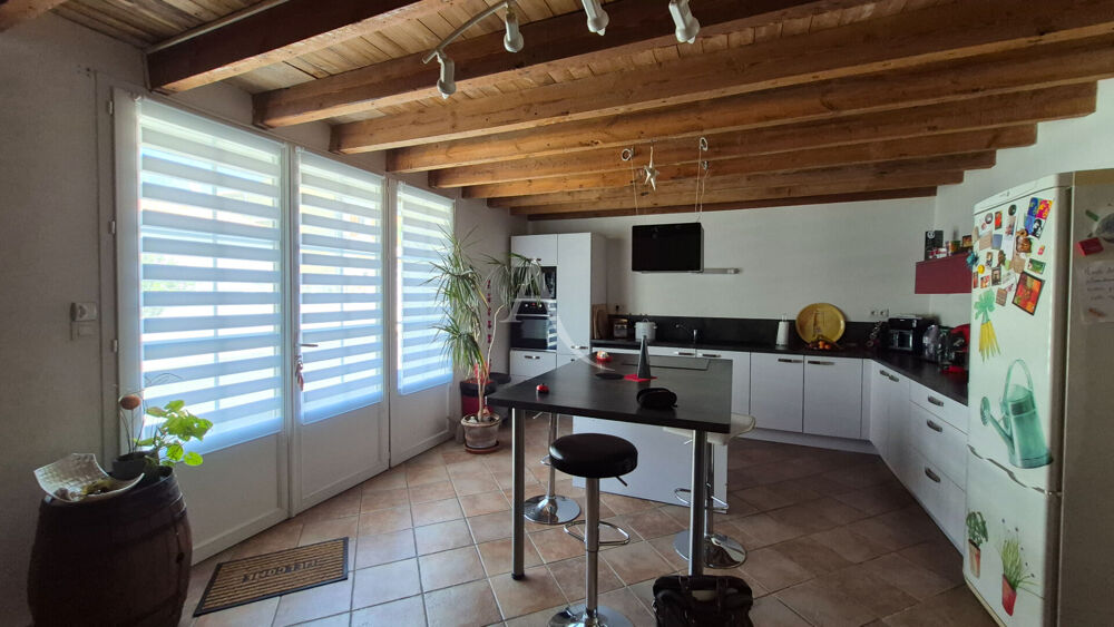 Vente Maison Maison Asnières La Giraud 157 m², jardin et dépendances Asnieres la giraud
