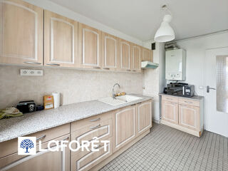  Appartement à louer 5 pièces 90 m²