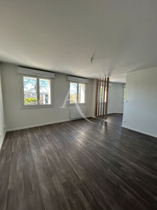  Appartement à louer 3 pièces 78 m²