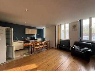  Appartement à louer 4 pièces 102 m²