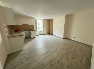  Appartement à louer 4 pièces 76 m²