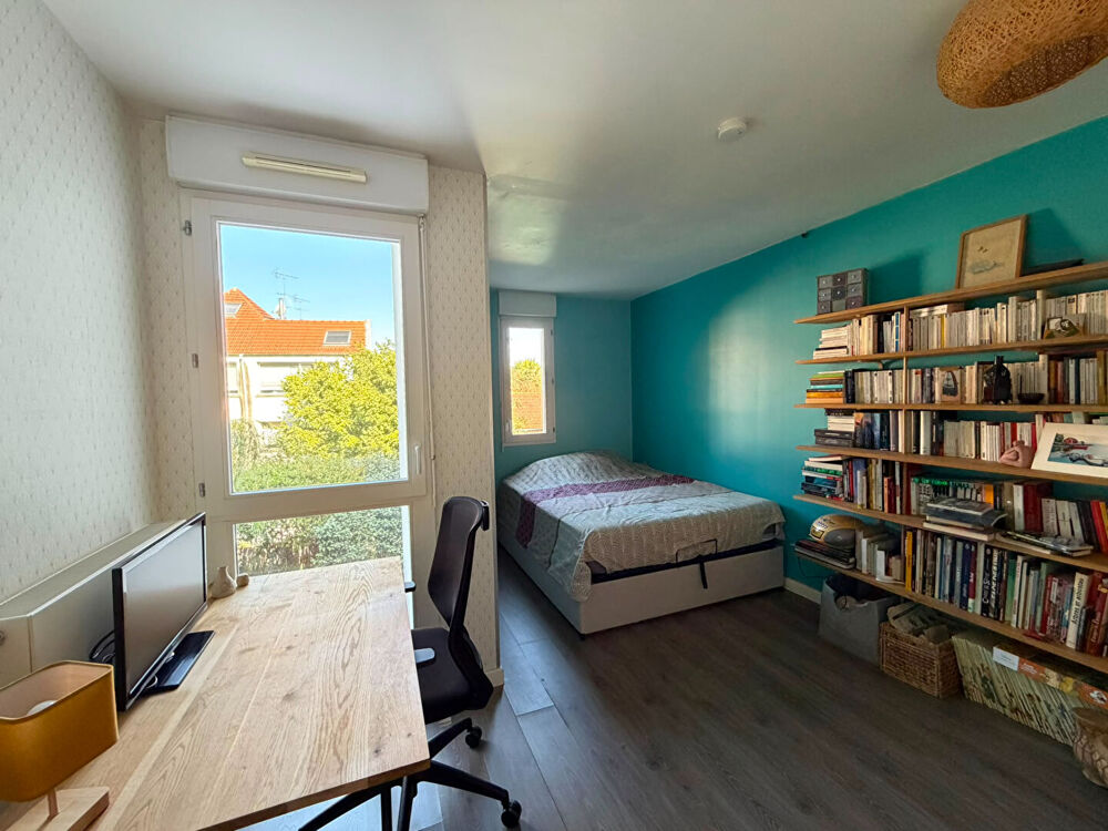 Appartement MEUBLE Cachan 3 pièce(s) 69.75 m2