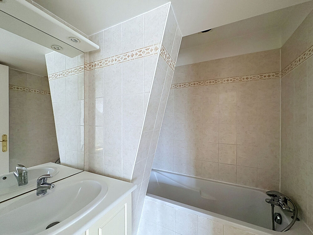 Location Appartement APPARTEMENT 2 PIECES HYPER CENTRE MANTES LA JOLIE Mantes la jolie
