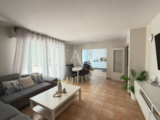  Appartement à louer 5 pièces 100 m²