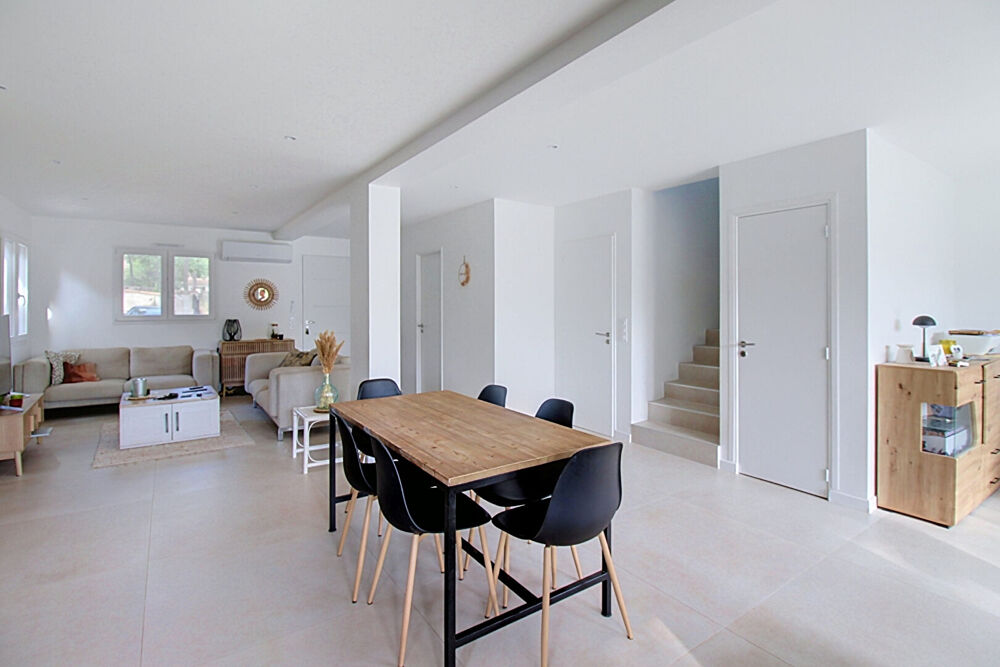 Vente Maison A VENDRE ! Villa neuve 5 chambres de 140 m² avec piscine et garage - VIDAUBAN Vidauban