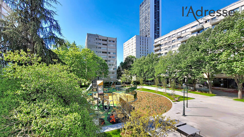 PUTEAUX/ Boieldieu - Appartement 5 pièces 121m² avec cave, parking boxé et balcon 8m²