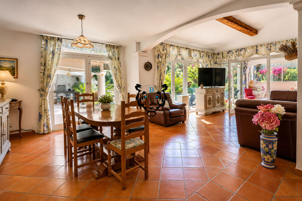 Villa Sainte Maxime - 5 minutes des plages à pied - 290 m² - Piscine