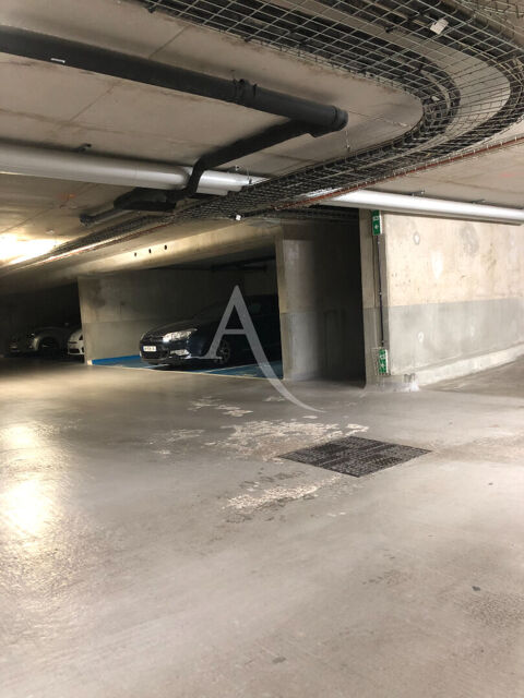  Parking / Garage  louer 