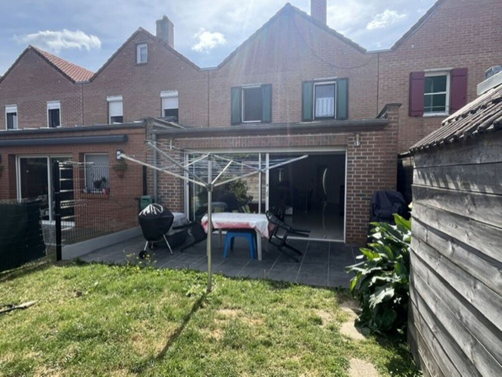 Belle maison de lotissement avec jardin et garage