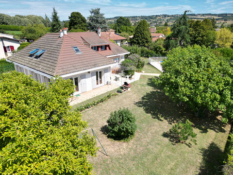   Maison 8 pièces 238 m² Maison - 8 pièce(s) - 238 m²