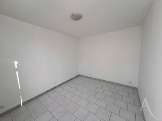  Appartement à louer 2 pièces 33 m²
