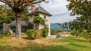 Vente Maison Propriété historique avec domaine viticole et vue panoramique Chambery