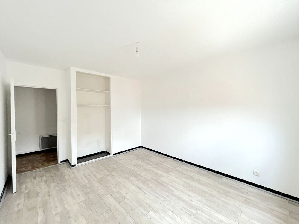 A LOUER APPARTEMENT T3 DE 67 M2 - BORDEAUX QUARTIER CHARTRONS