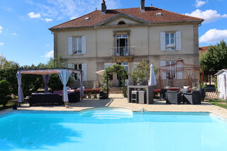  Villa  vendre 10 pices 300 m