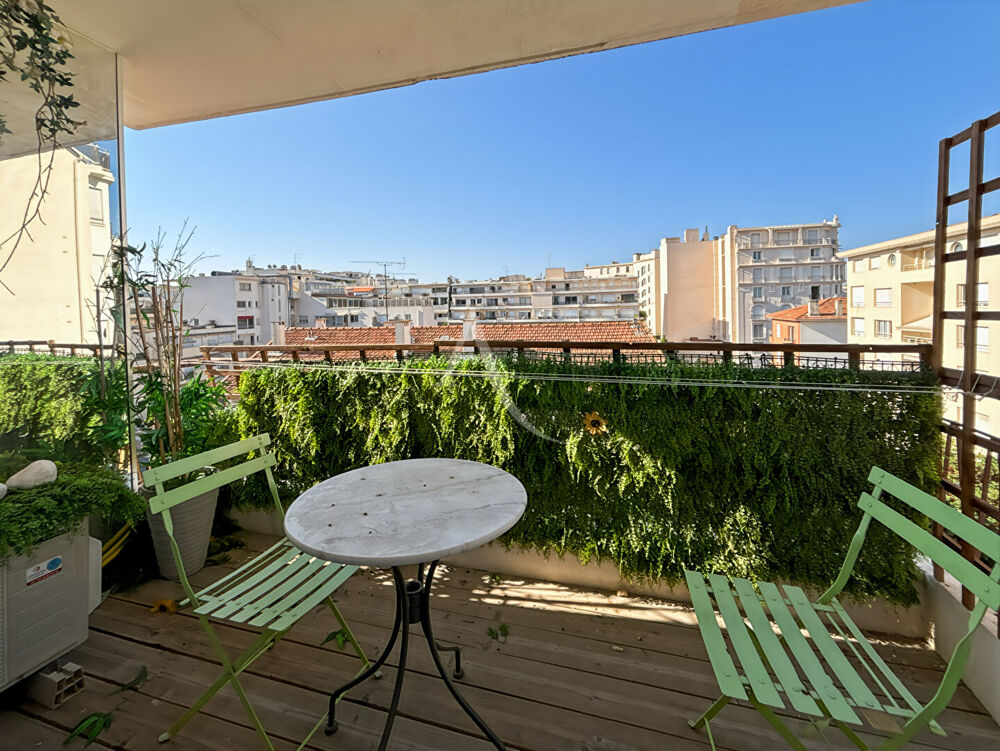 Location Appartement Appartement  3 pièces 41.32 m2 centre ville Banane Cannes