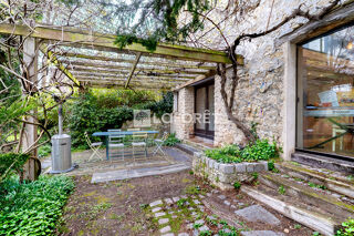 Maison à louer 7 pièces 232 m²
