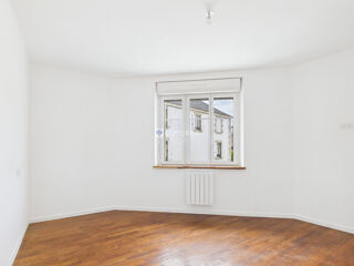  Appartement à louer 4 pièces 80 m²
