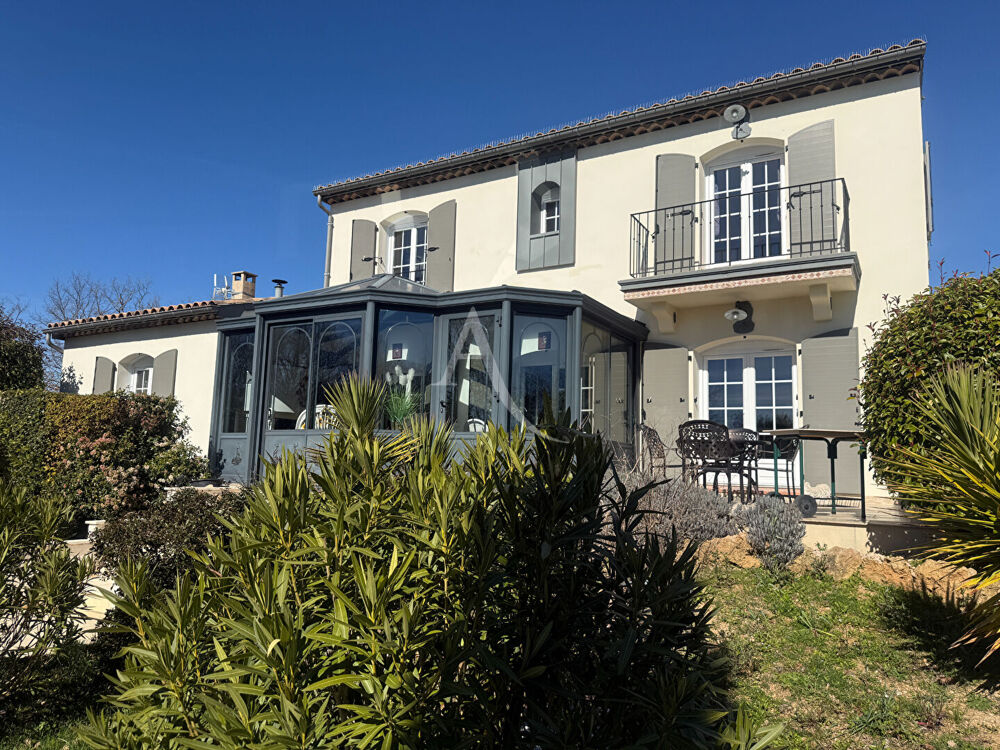 VILLA D'EXCEPTION 200 m2 PISCINE CHAUFFÉE, CALME, SUITES PARENTALES