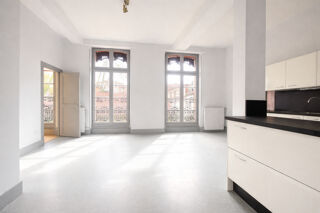  Appartement � louer 4 pi�ces 165 m�