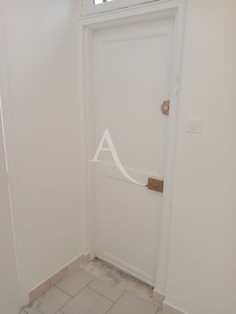   LOCAUX PROFESSIONNELS 34.40M² A LOUER PARIS 10 