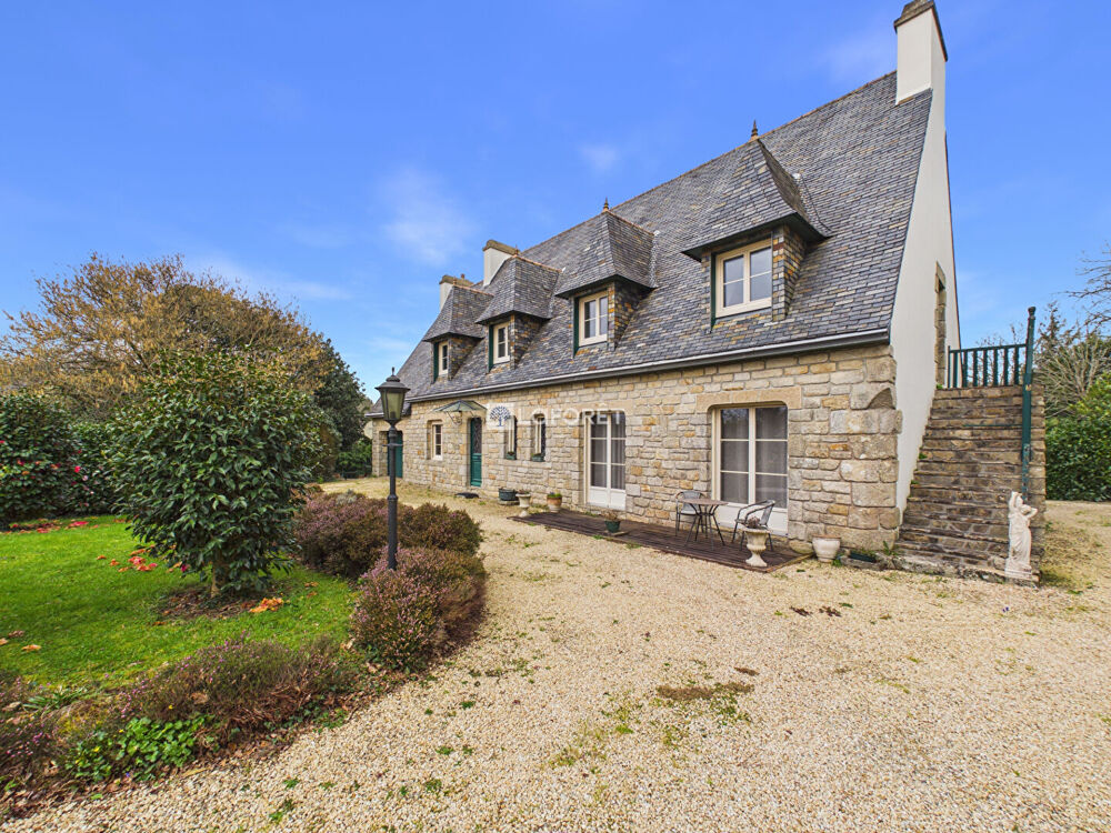 Maison 6 pièces 250 m² · à Pluguffan · 250 m² · 682 000 €
