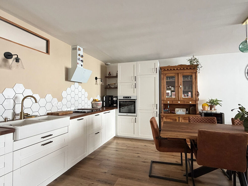 Griesheim-près-Molsheim : appartement de 88 m² entièrement rénové, terrasse plein sud de 24 m², garage et parking privatif