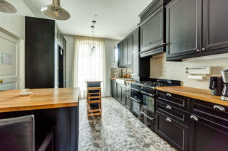  Villa à louer 8 pièces 196 m²