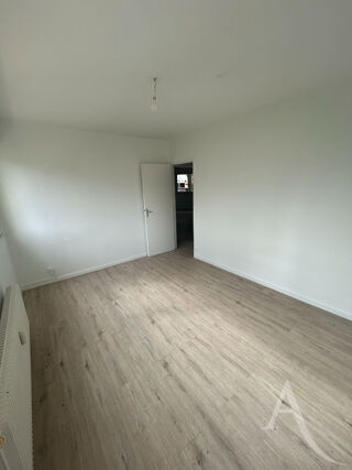  Appartement à louer 3 pièces 59 m²