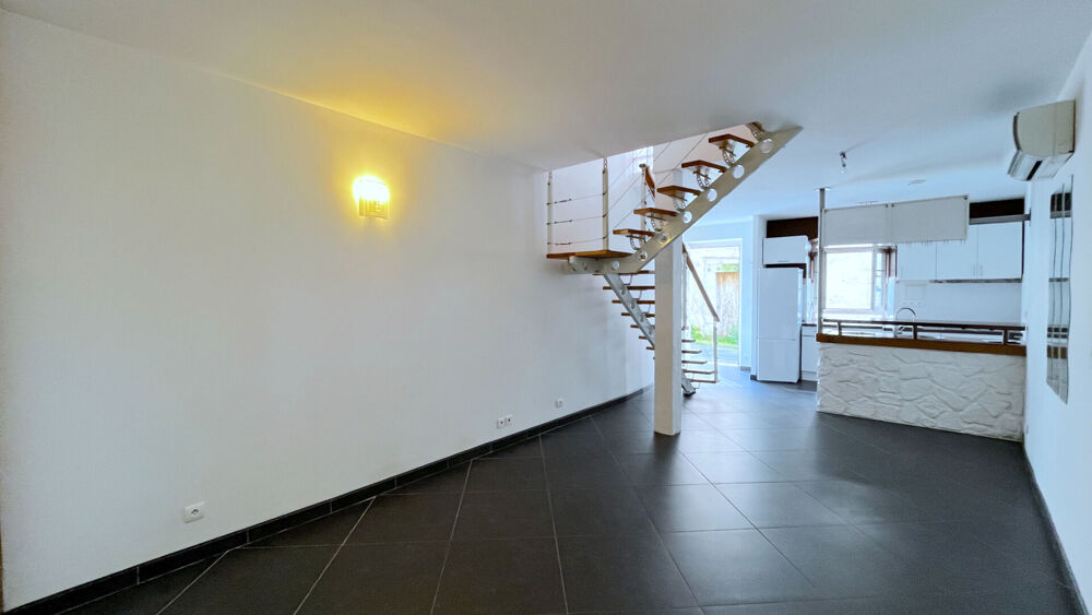 A VENDRE MAISON DE VILLE DE TYPE 3 - BOURG SUR GIRONDE