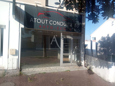 CHALLANS, Route des Sables local commercial 52.75 m² 600 85300 Challans