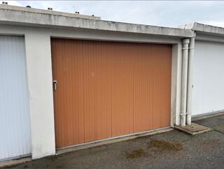  Parking / Garage à louer 1 m² Reze