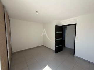  Appartement à louer 3 pièces 65 m²