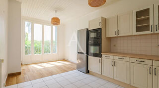  Maison à vendre 10 pièces 217 m²