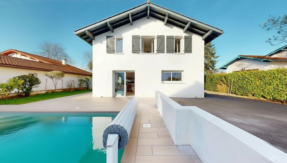 Maison Bassussarry 6 pièces, 4 chambres 149 m2 avec piscine
