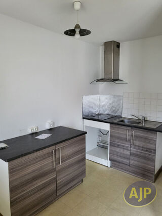  Appartement à louer 2 pièces 55 m²