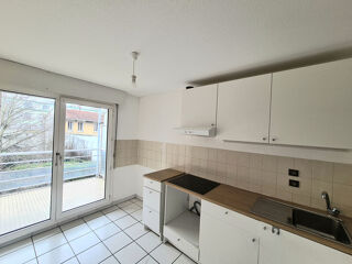  Appartement à louer 4 pièces 80 m²