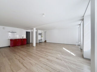  Appartement à louer 3 pièces 86 m²