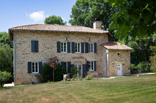  Maison à vendre 15 + pièces 590 m²