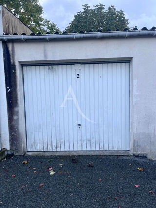  Parking / Garage à louer 1 pièce 15 m²