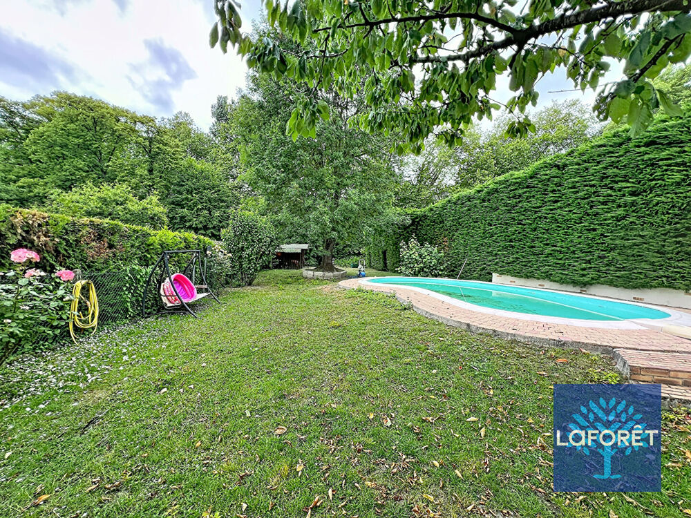 Maison Baulne 7 pièce(s) 135 m2 , 720m² de Terrain avec piscine